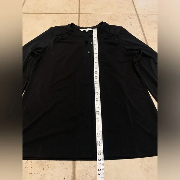 💜 Cleo Petites Black Blouse with Snap Detail - Size M - Versatile & Chic - Picture 8 of 8